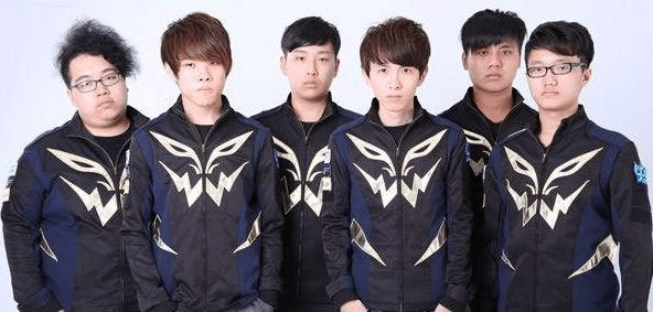 与埃弗顿的 与埃弗顿的