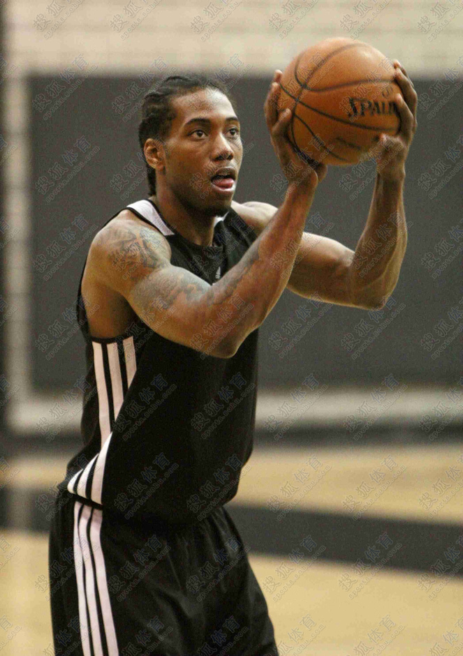 持球出压 持球出压