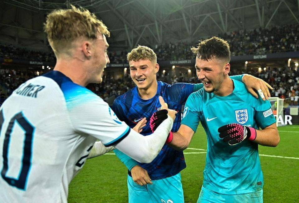 不声不响间 不声不响间