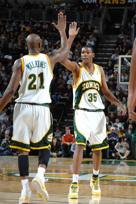 强侧拉满 强侧拉满